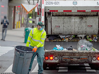 Công nhân vệ sinh